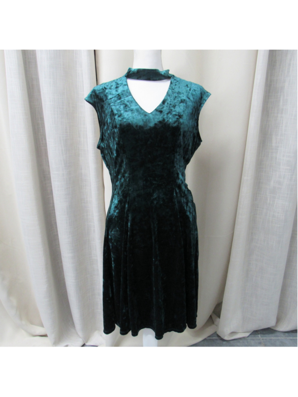 Julian Taylor Choker V-Neck Crushed Velvet Dress Teal Green Holiday Sz 12